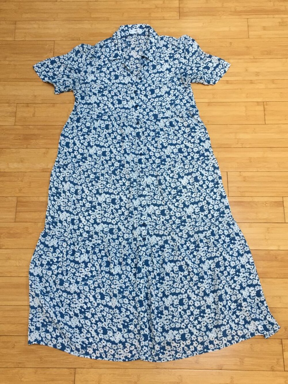 EUC Mango (MNG) Blue and White Floral Print Button-Up Short Sleeve Dress